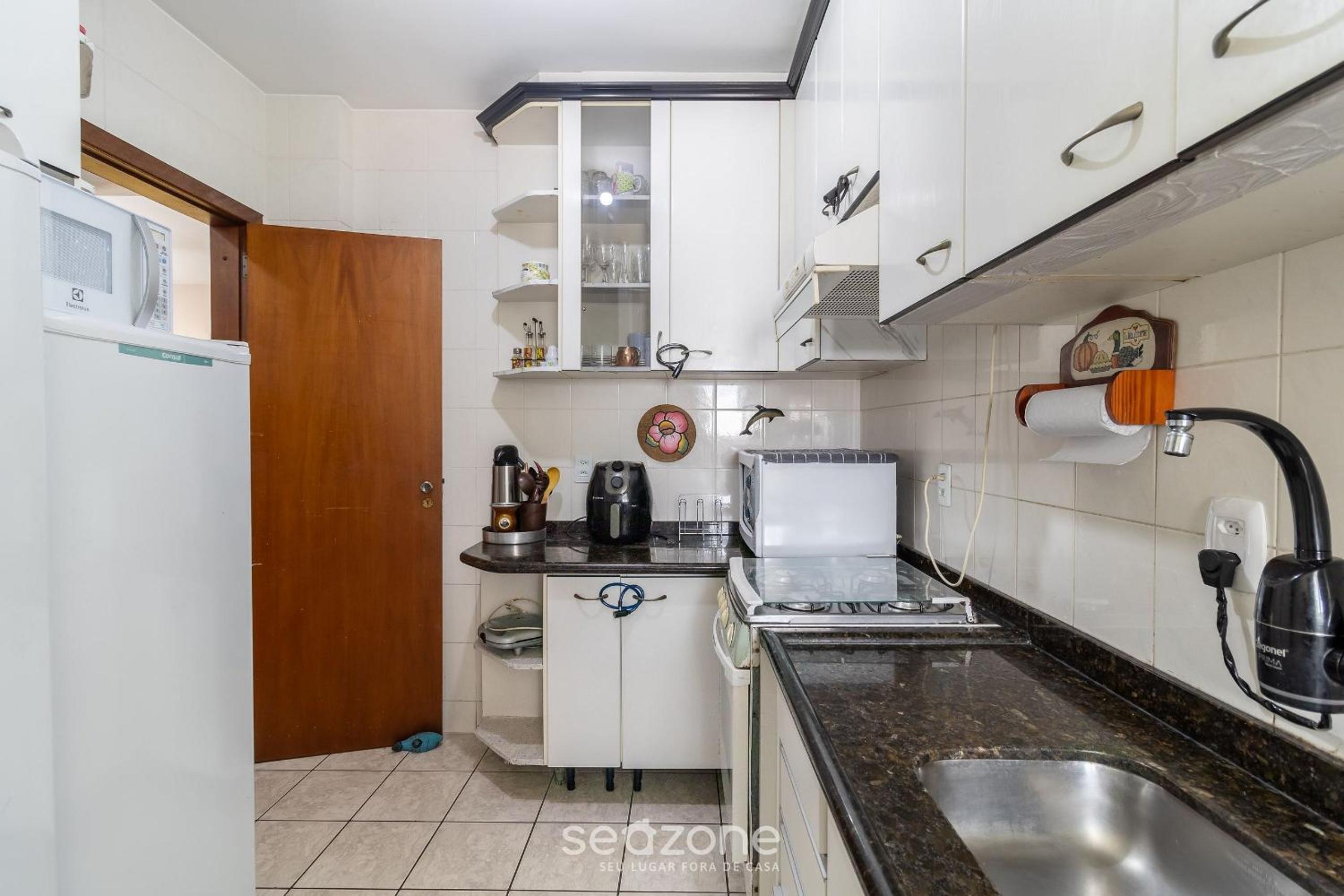 2 bedroom apt 350m fr the beach, BC center BTR0302
