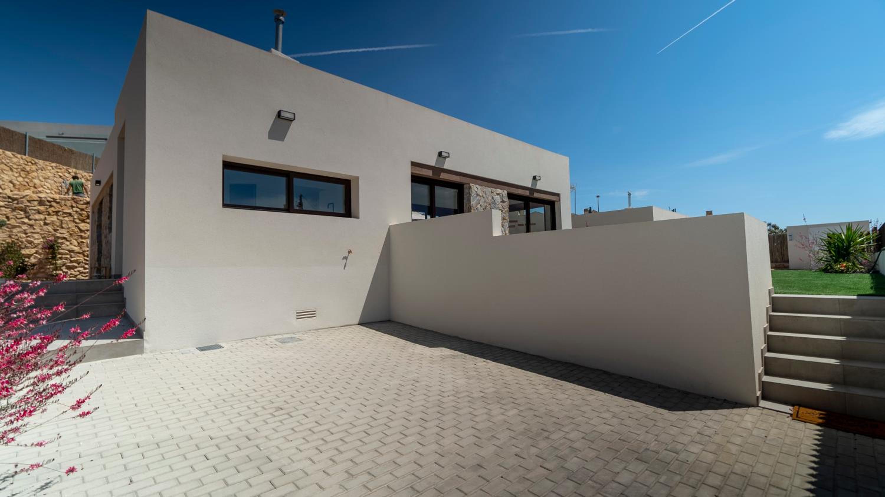 Maison neuve avec piscine