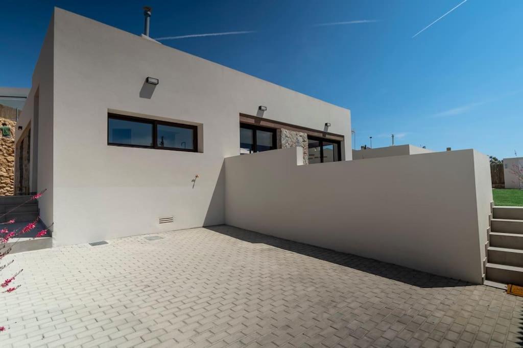 Maison neuve avec piscine