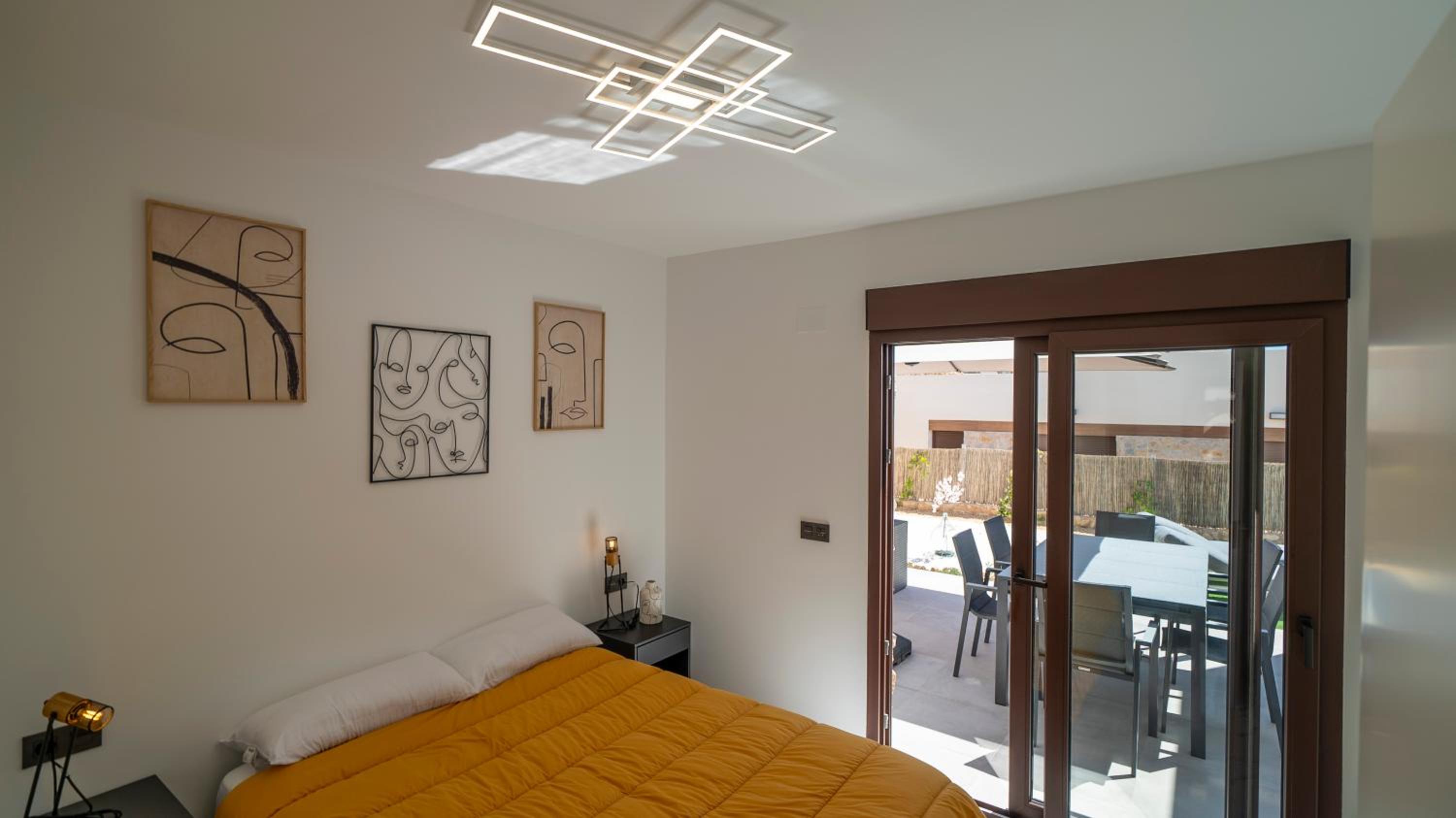 Maison neuve avec piscine