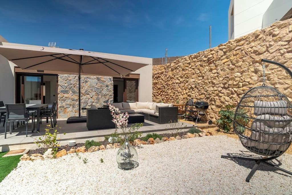 Maison neuve avec piscine