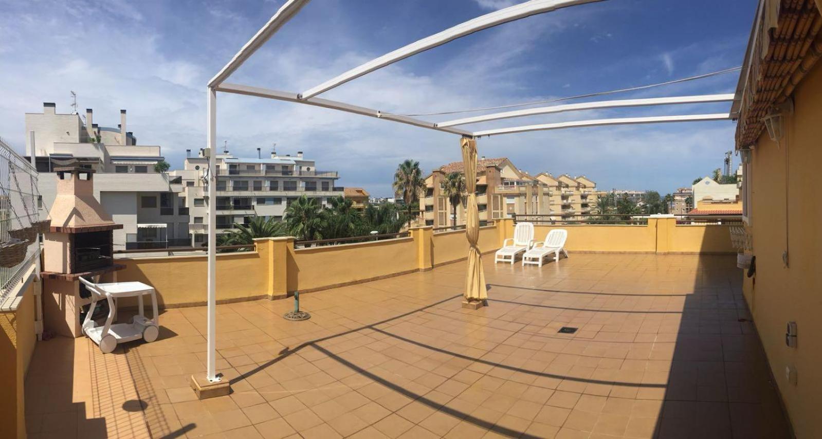 Apartamento con terraza de 100m2 view 2