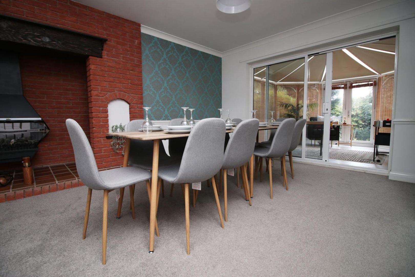 Chartwell Grove (Spacious 7 BR with FREE parking) view 2