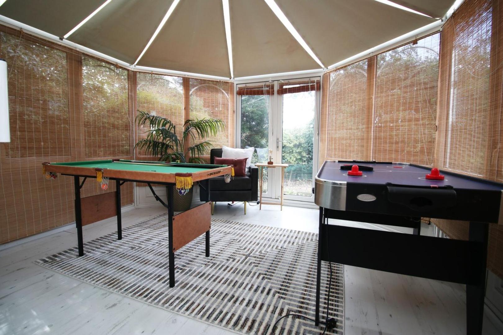 Chartwell Grove (Spacious 7 BR with FREE parking) view 3