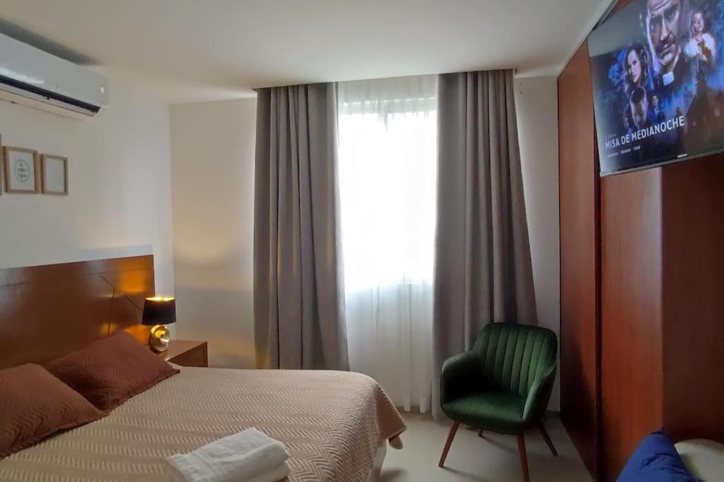 DEPARTAMENTO EN EQUIPETROL CON PISCINA - GYM Y PARQUEO GRATIS, CERCA DEL VENTURA MALL , LOS TAJIBOS, MANZANA 40 Y SUPERMERCADOS