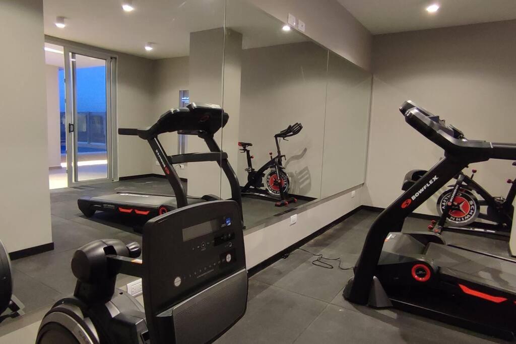 DEPARTAMENTO EN EQUIPETROL CON PISCINA - GYM Y PARQUEO GRATIS, CERCA DEL VENTURA MALL , LOS TAJIBOS, MANZANA 40 Y SUPERMERCADOS