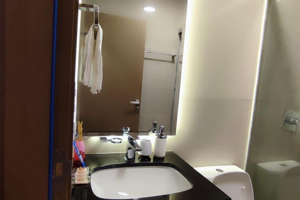 DEPARTAMENTO EN EQUIPETROL CON PISCINA - GYM Y PARQUEO GRATIS, CERCA DEL VENTURA MALL , LOS TAJIBOS, MANZANA 40 Y SUPERMERCADOS