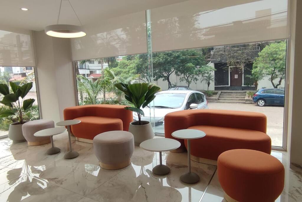 DEPARTAMENTO EN EQUIPETROL CON PISCINA - GYM Y PARQUEO GRATIS, CERCA DEL VENTURA MALL , LOS TAJIBOS, MANZANA 40 Y SUPERMERCADOS