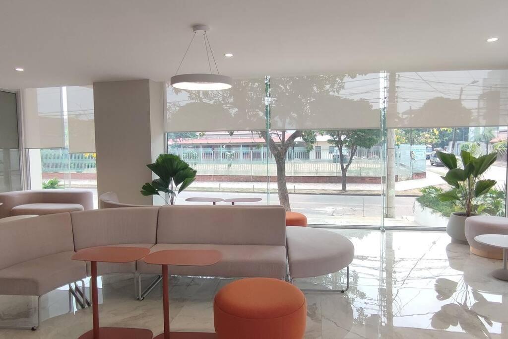 DEPARTAMENTO EN EQUIPETROL CON PISCINA - GYM Y PARQUEO GRATIS, CERCA DEL VENTURA MALL , LOS TAJIBOS, MANZANA 40 Y SUPERMERCADOS