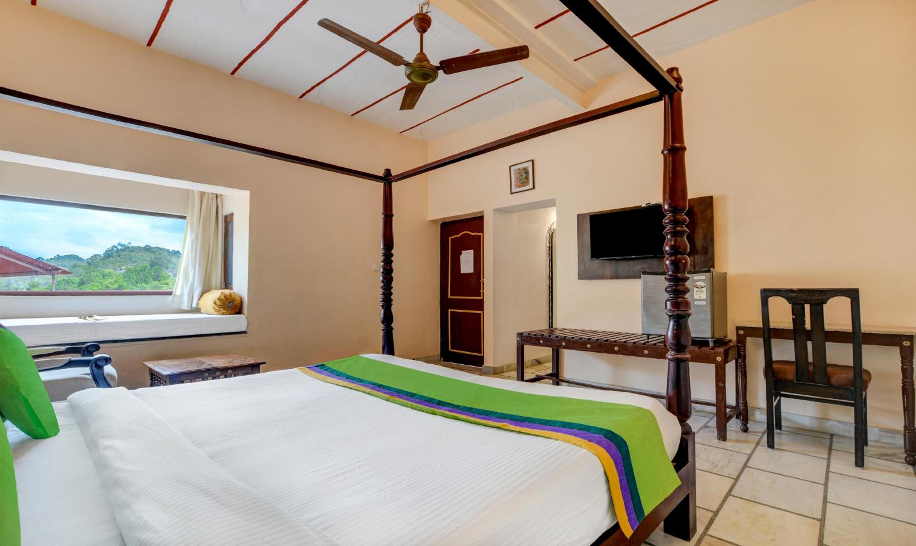 Treebo Kumbhal Castle, 2 Km From Kumbalgarh Fort