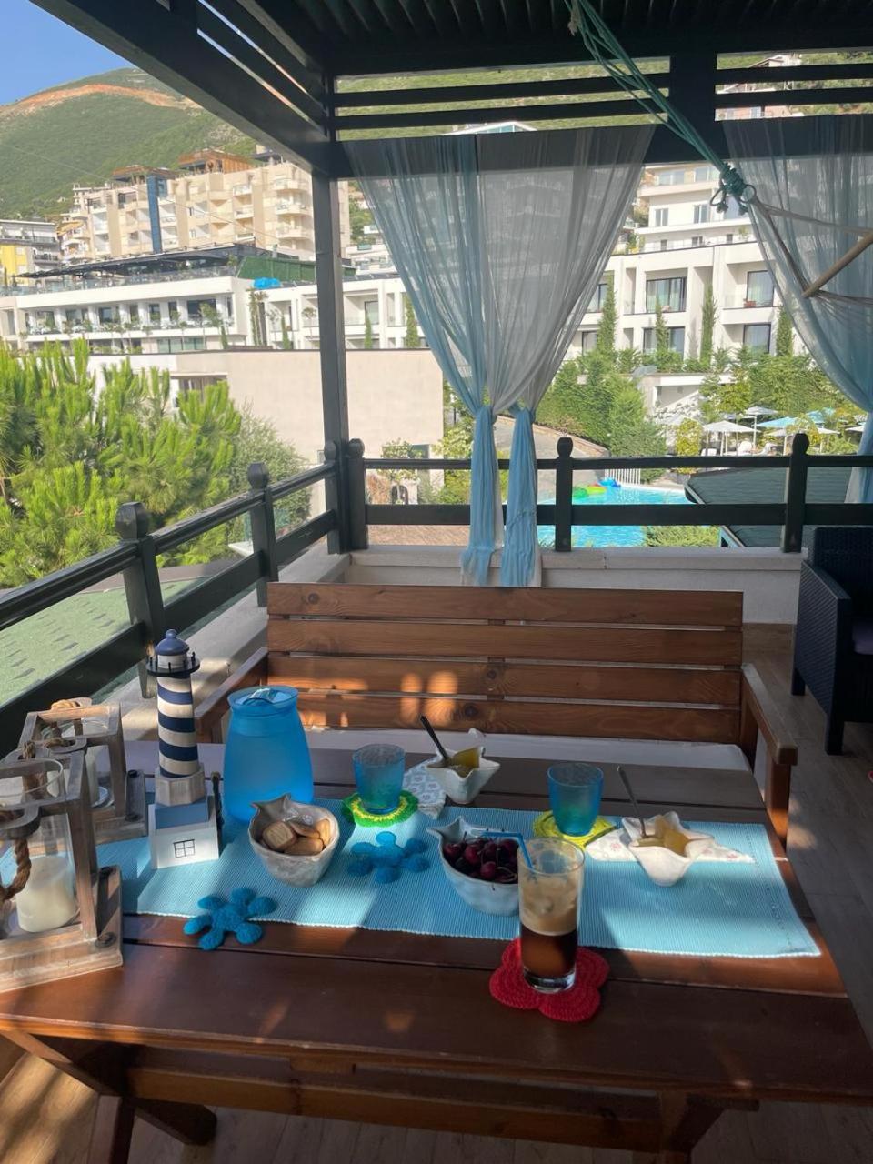 Iris Apartments