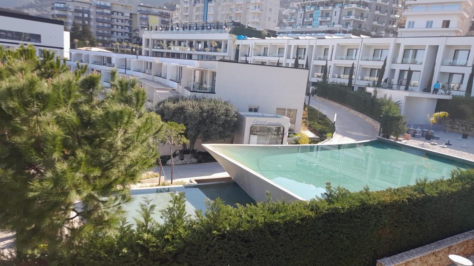 Iris Apartments