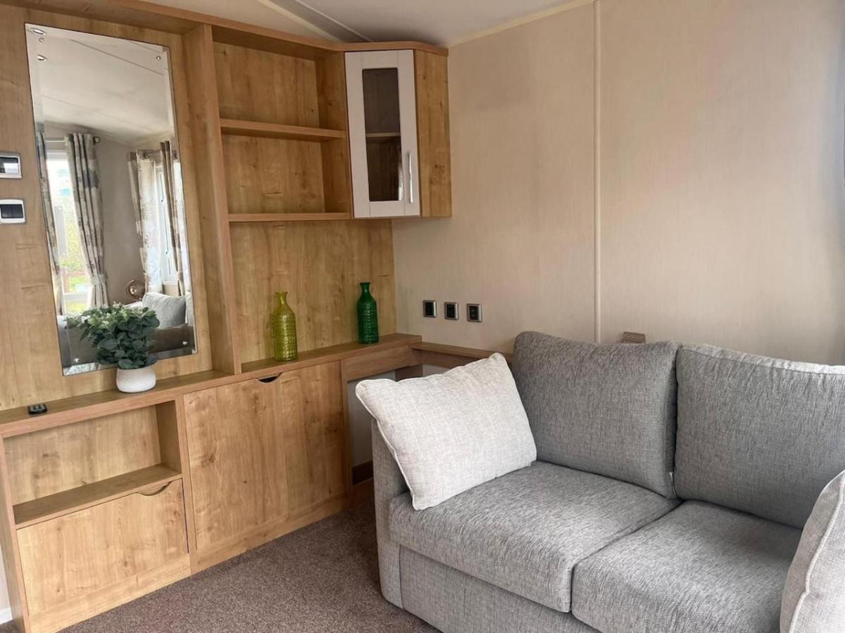 BH14 - Marlie Holiday Park - New Romney view 5