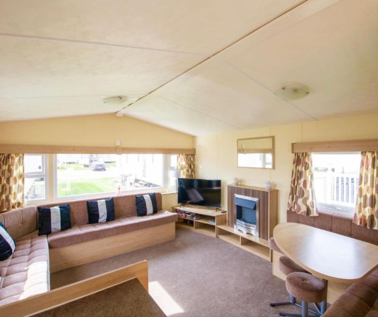 MP252 - Camber Sands Holiday Park - Central Spot view 5
