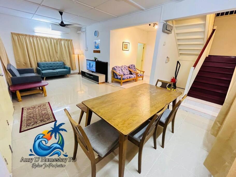 Bungalow Kotamas Seafront Teluk Kemang