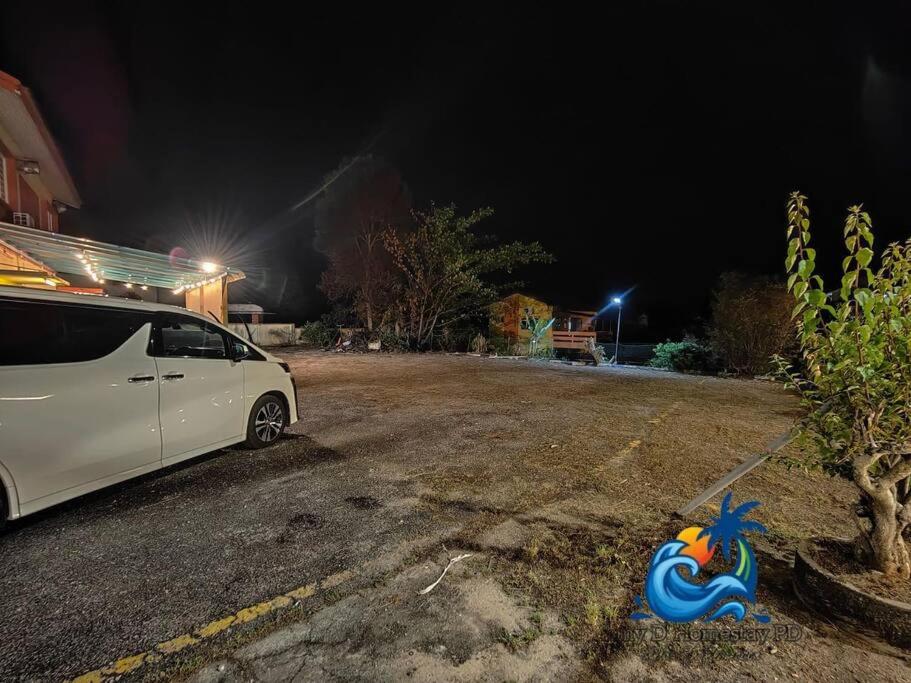 Bungalow Kotamas Seafront Teluk Kemang