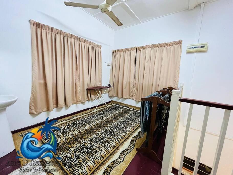 Bungalow Kotamas Seafront Teluk Kemang