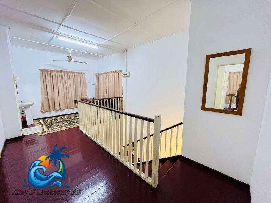 Bungalow Kotamas Seafront Teluk Kemang
