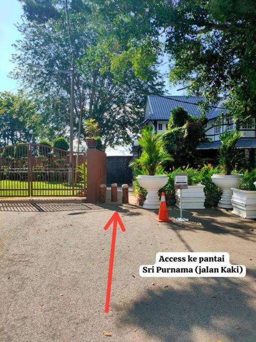 Bungalow Kotamas Seafront Teluk Kemang