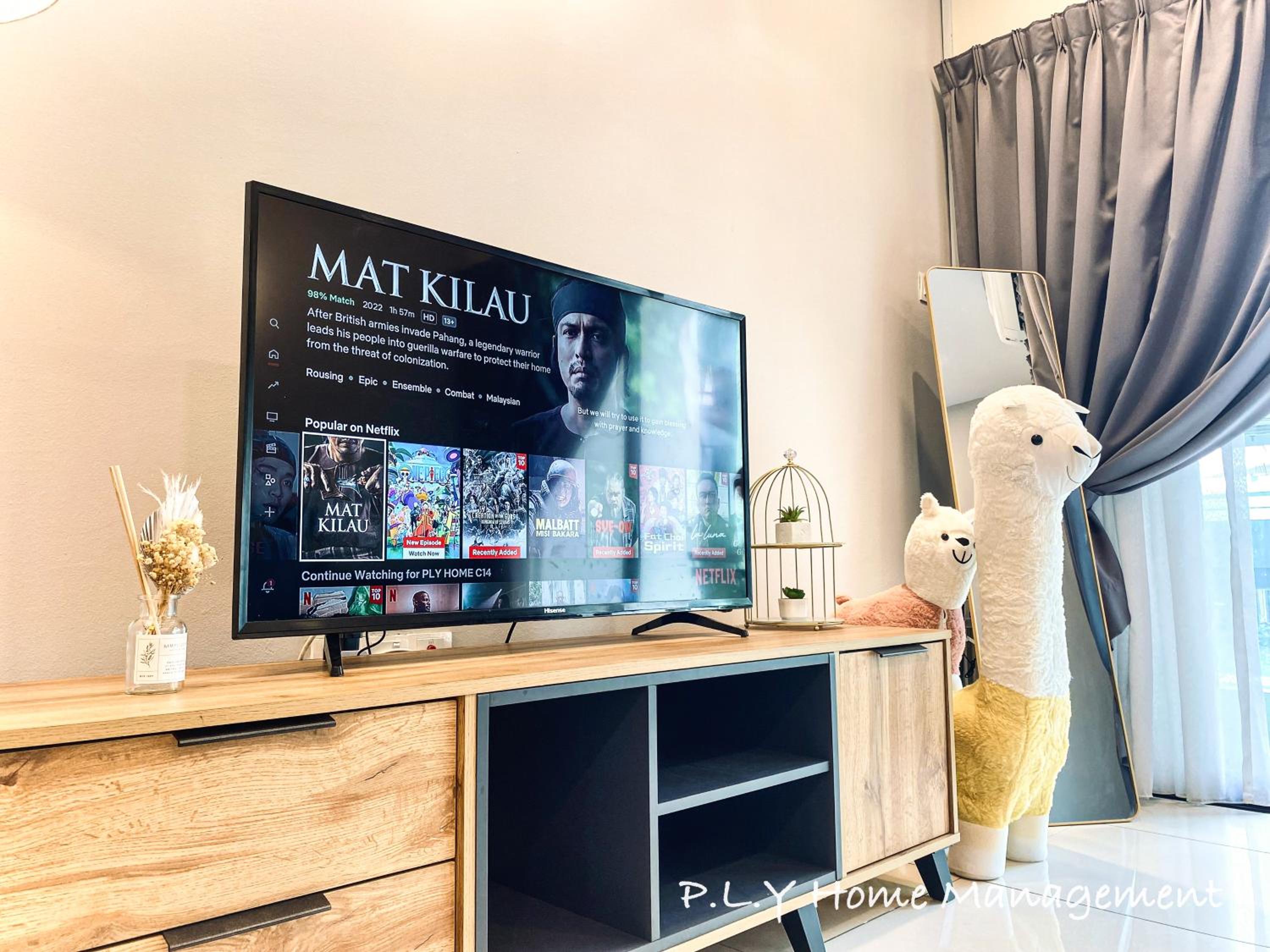 Relaxing Cozy PoolFront Waterpark Home@ Ipoh Station 18 (Netflix Ready) photo 3
