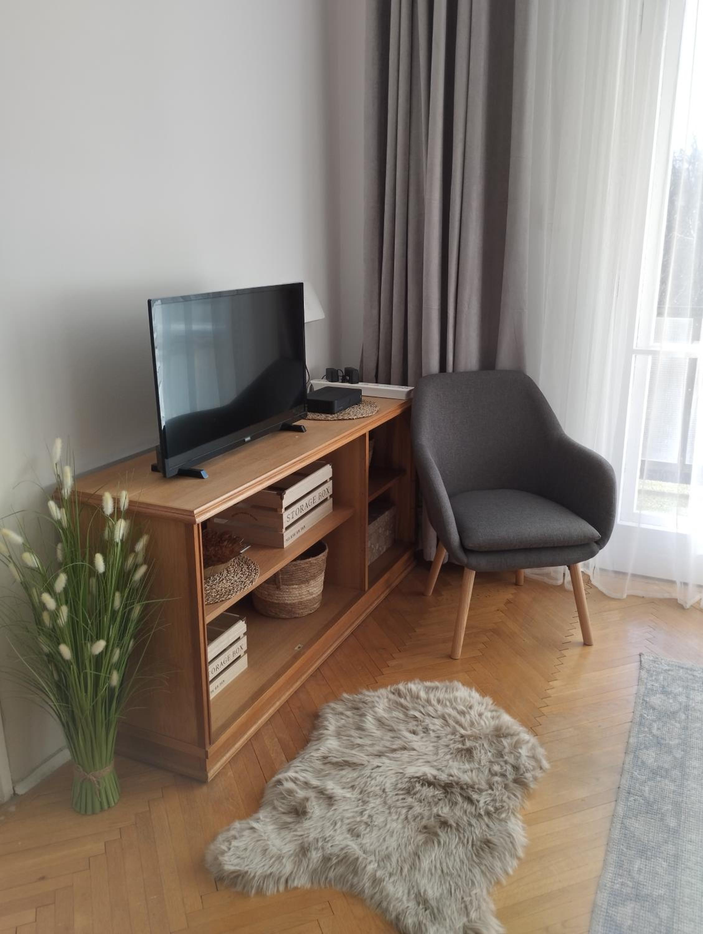 Greenview Apartment