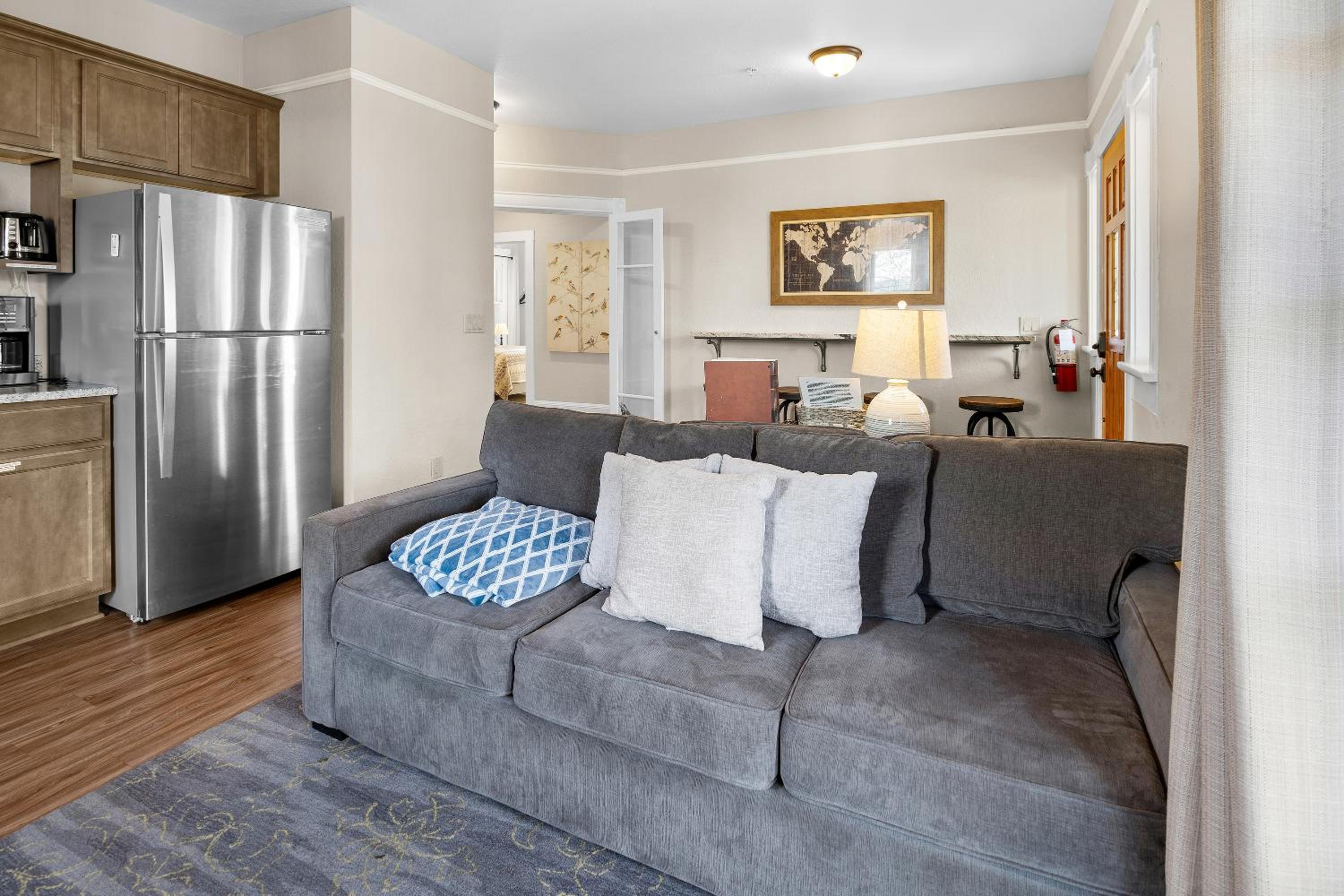 Ashland Vacations - Pioneer Vacation Rentals - Pioneer South downtown Ashland - Property Image 16