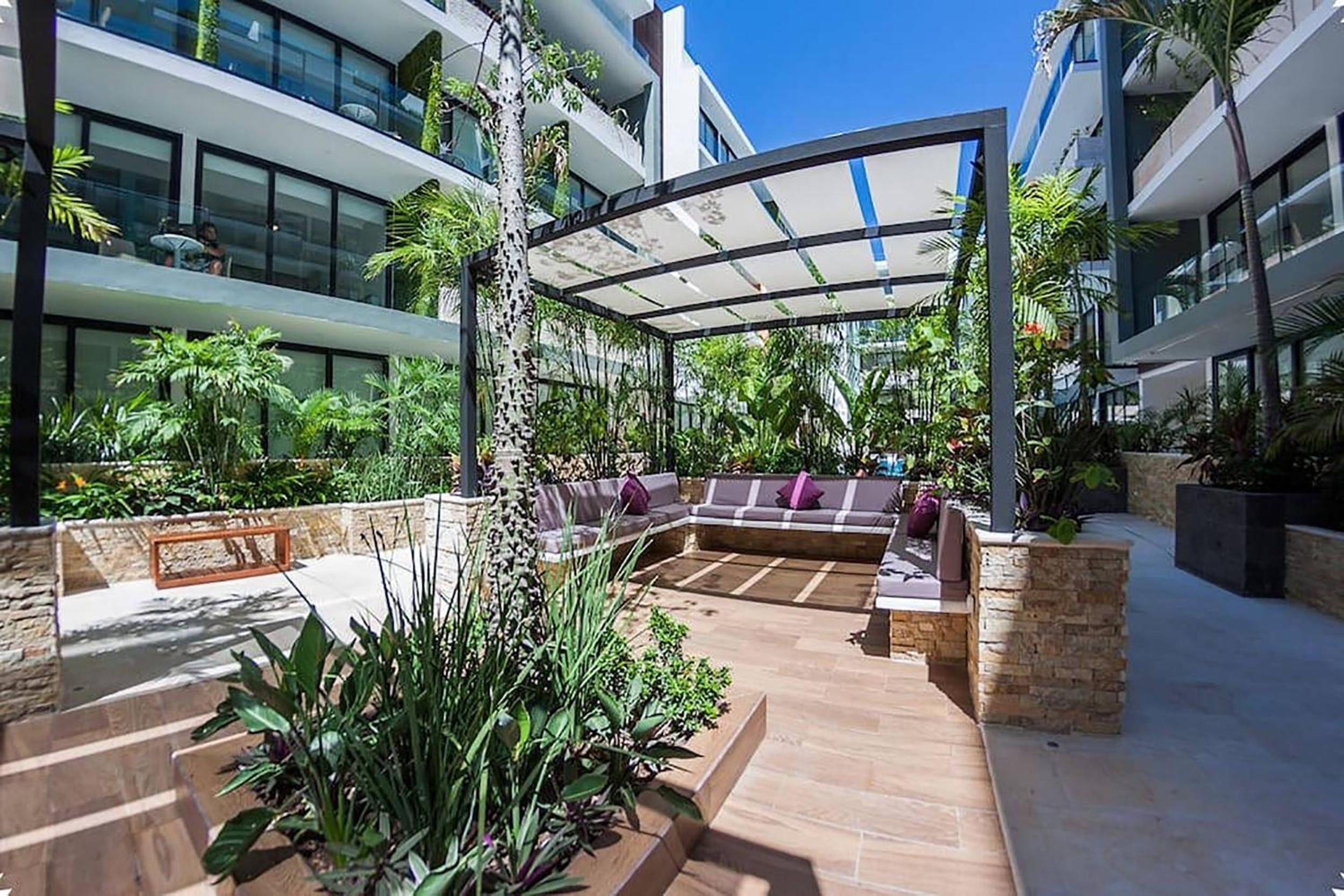 Luxury 1 BR Condo - 2 Pools & Gym - At The City Condos - Descanso
