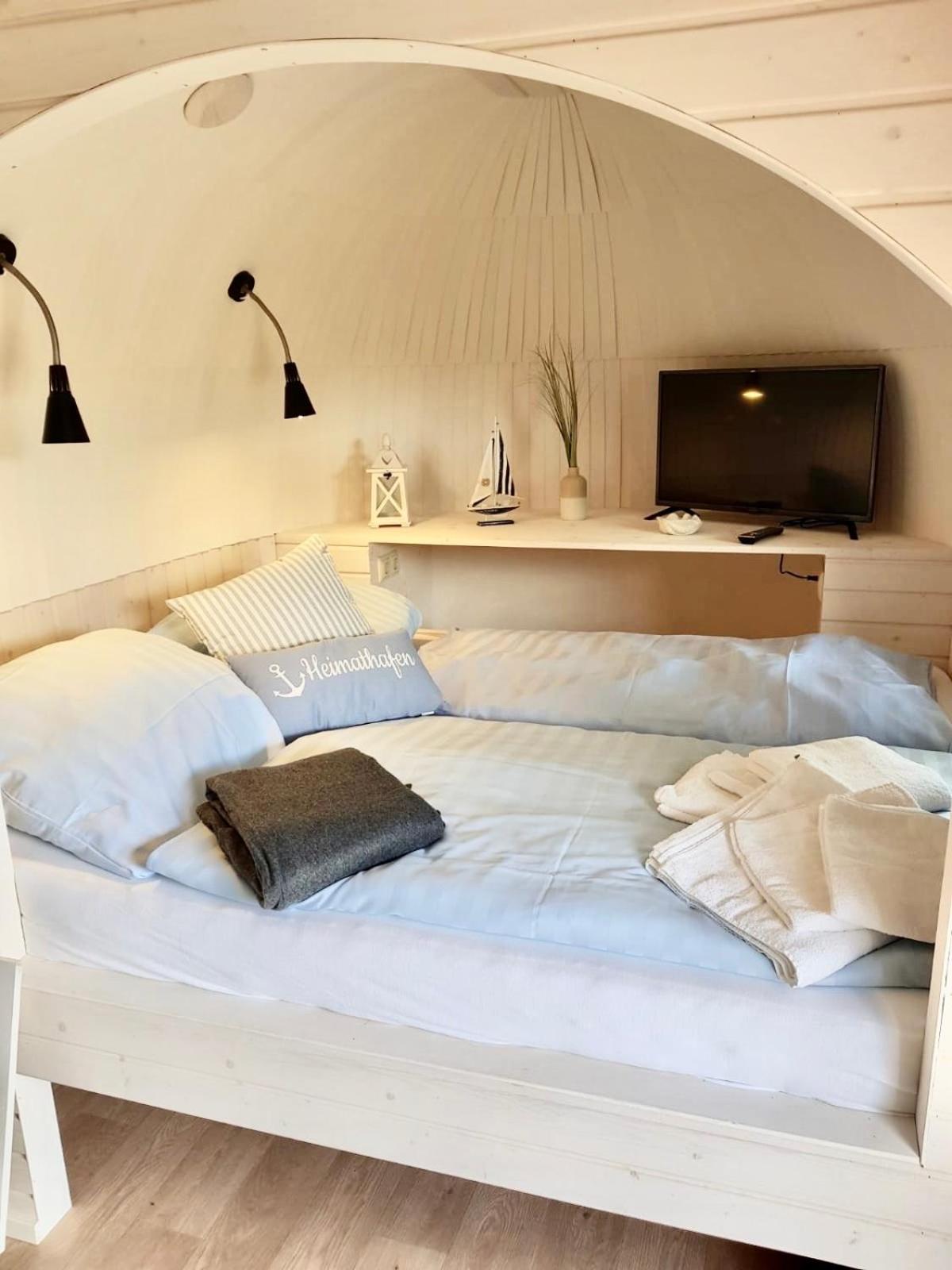 Tiny Igloo Bilbo view 3