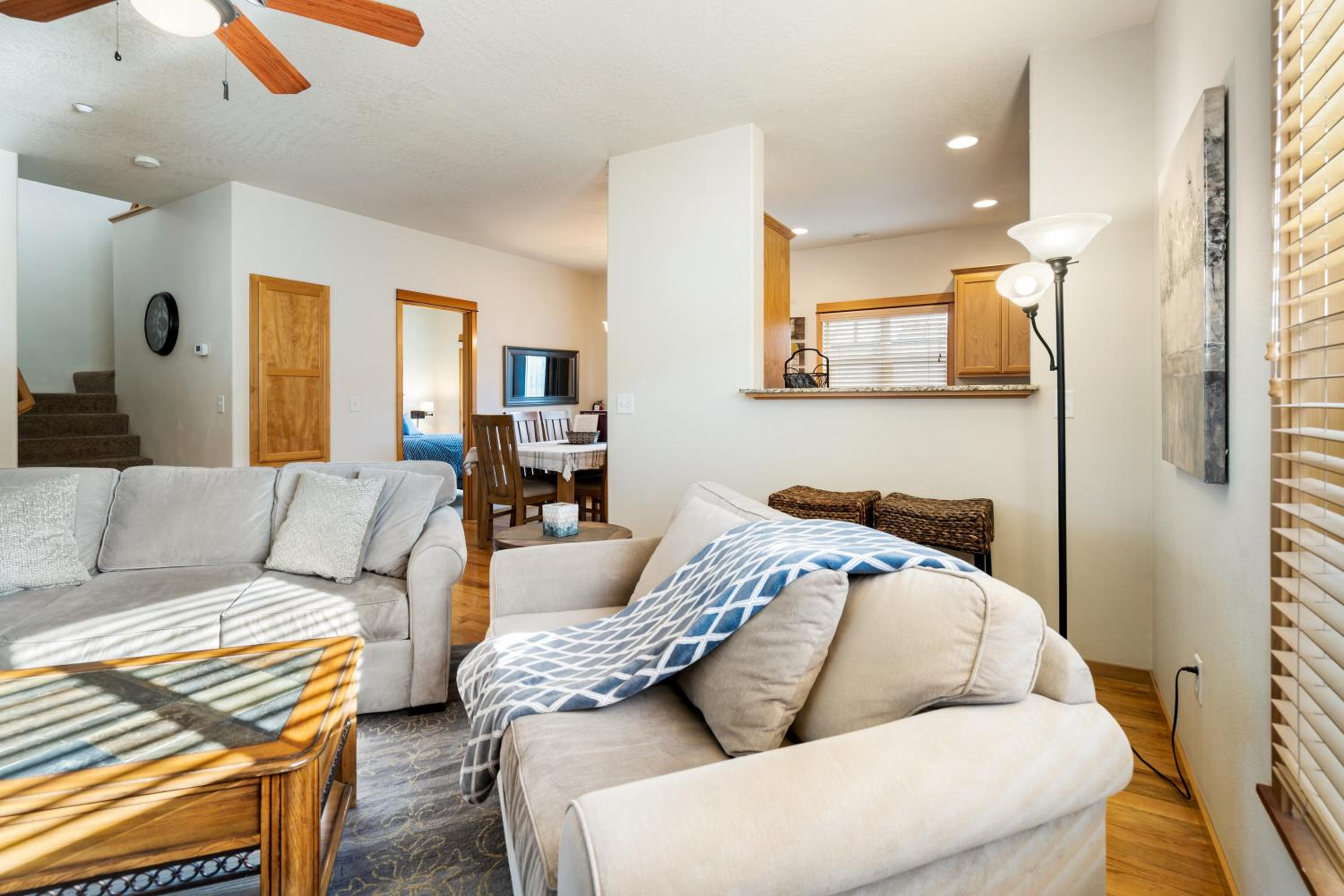 Pioneer Vacation Rentals - Pioneer Craftsman House view 2