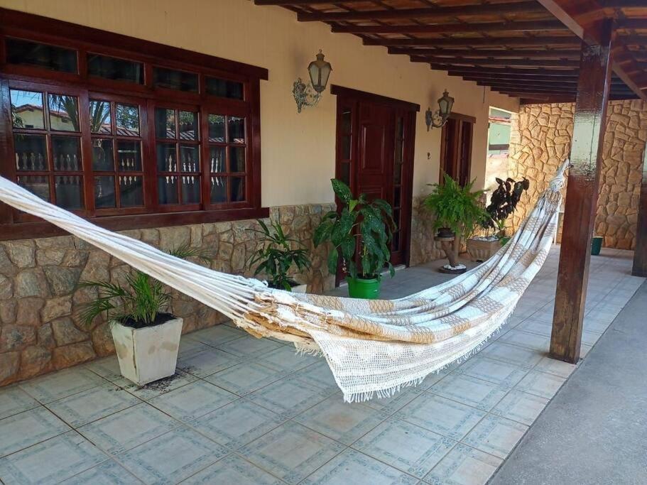 Casa confortável com piscina e churrasqueira