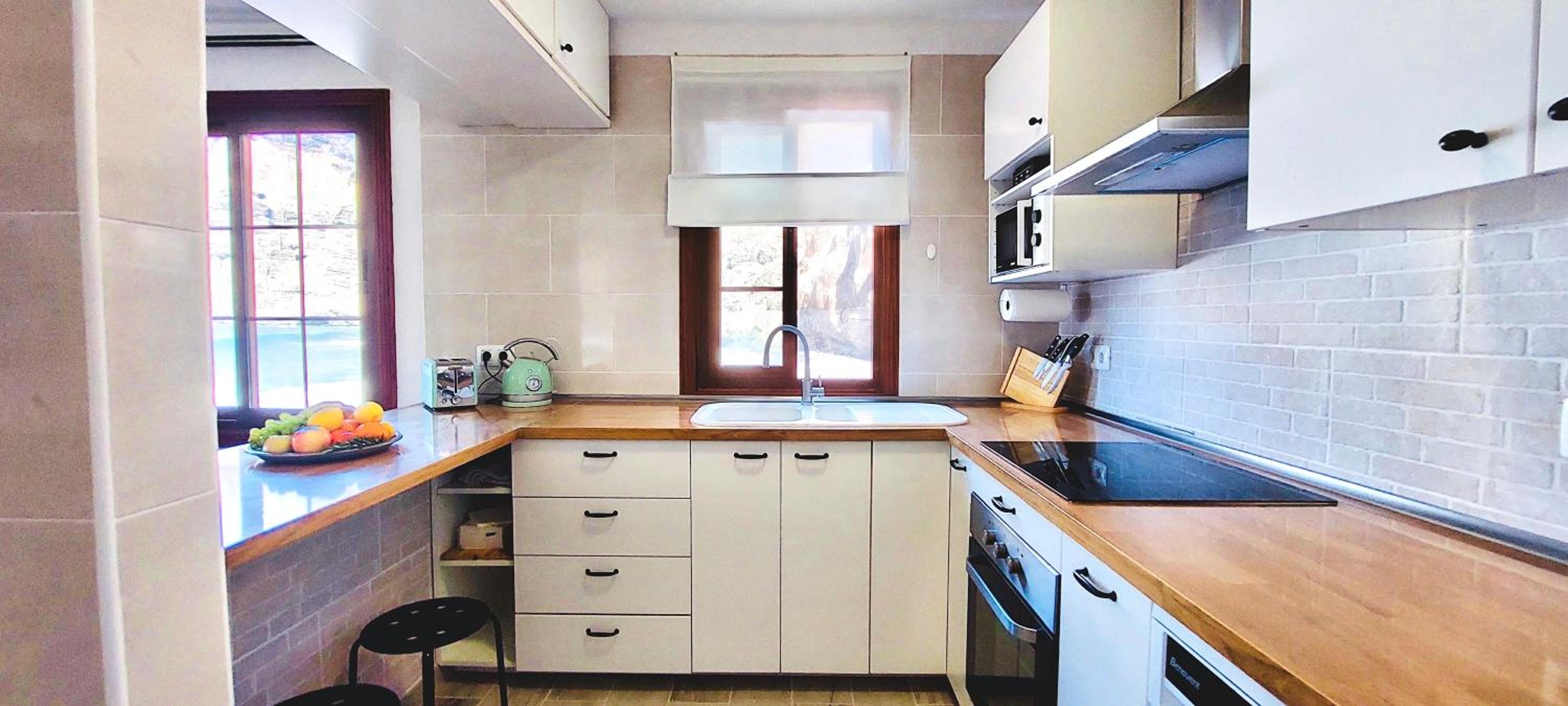 Santiago del Teide Vacations - National Trust Beach Apartment - Property Image 2