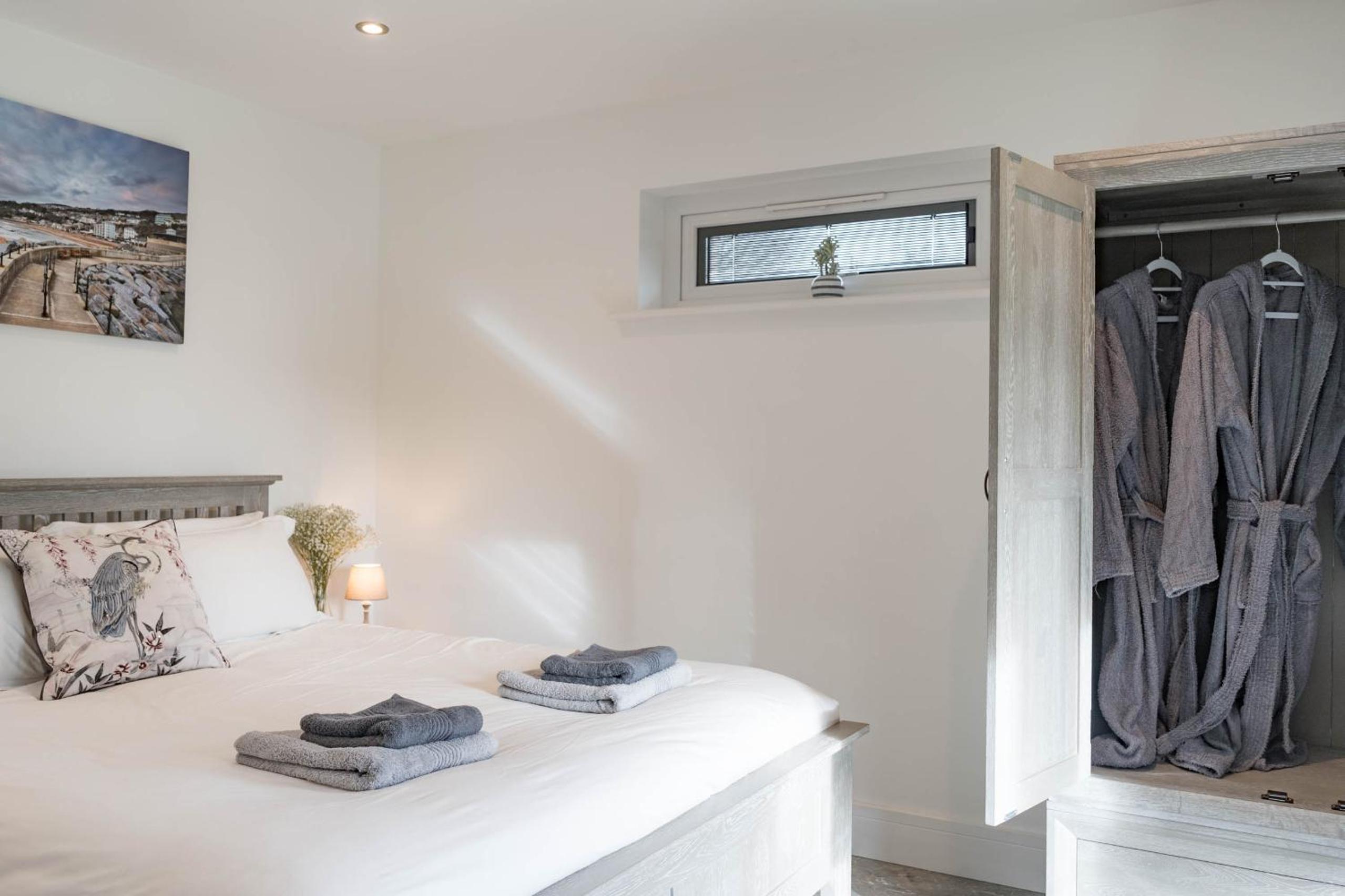 Pure relaxation at it's finest, offering moments of harmony and tranquillity - Sauna & Hot tub view 5