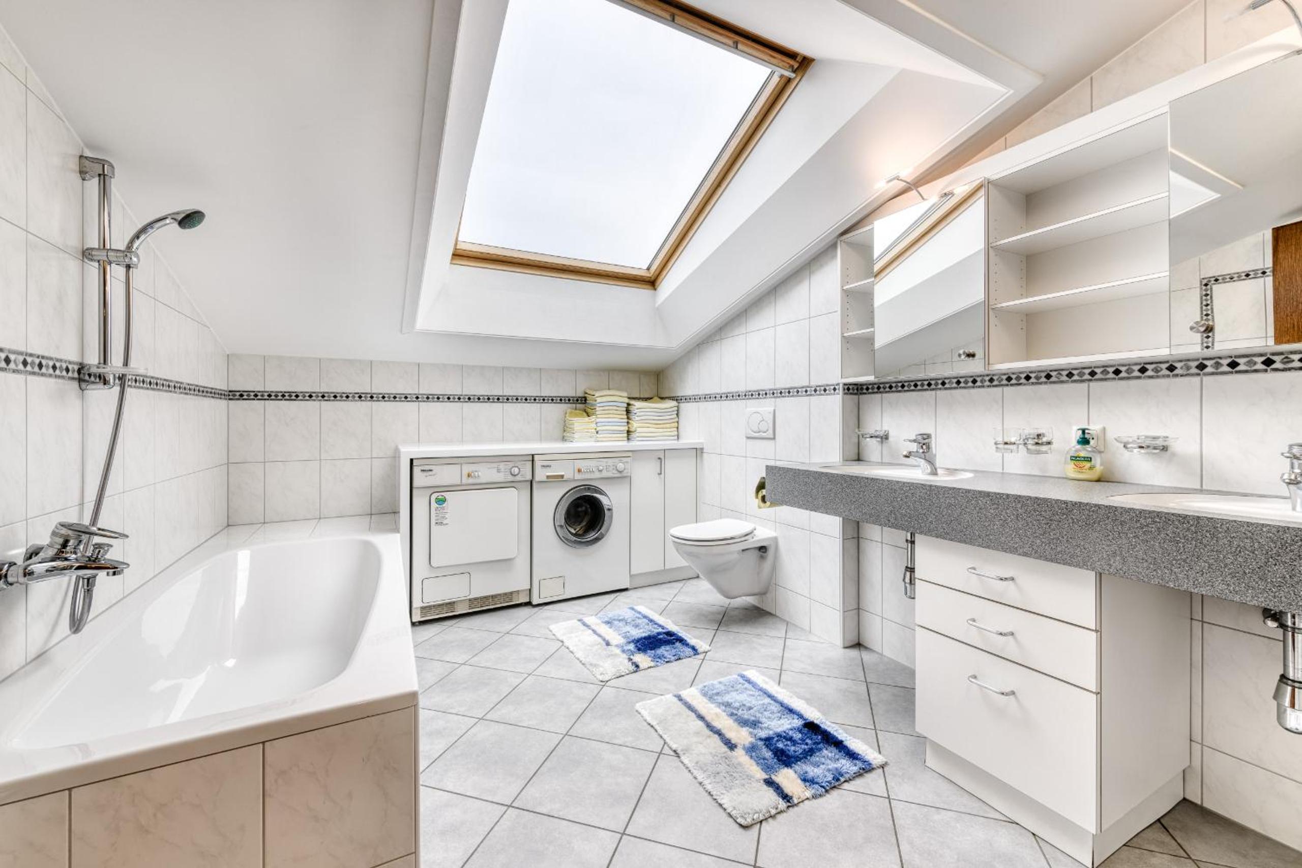 FeWo mit 3 Schlafzimmern und Balkon - Schrottenbaum