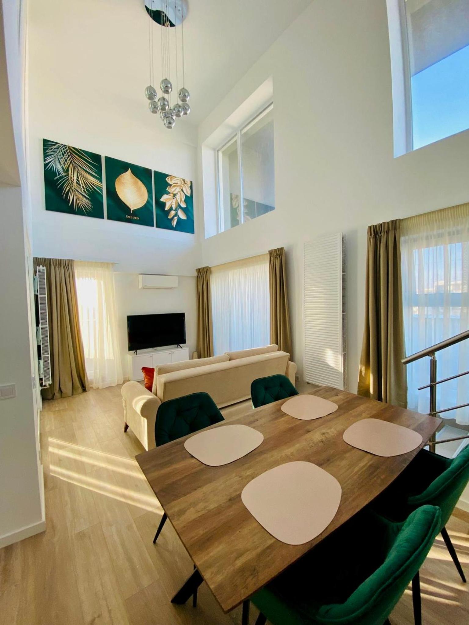 Penthouse View - GranVia Park view 4