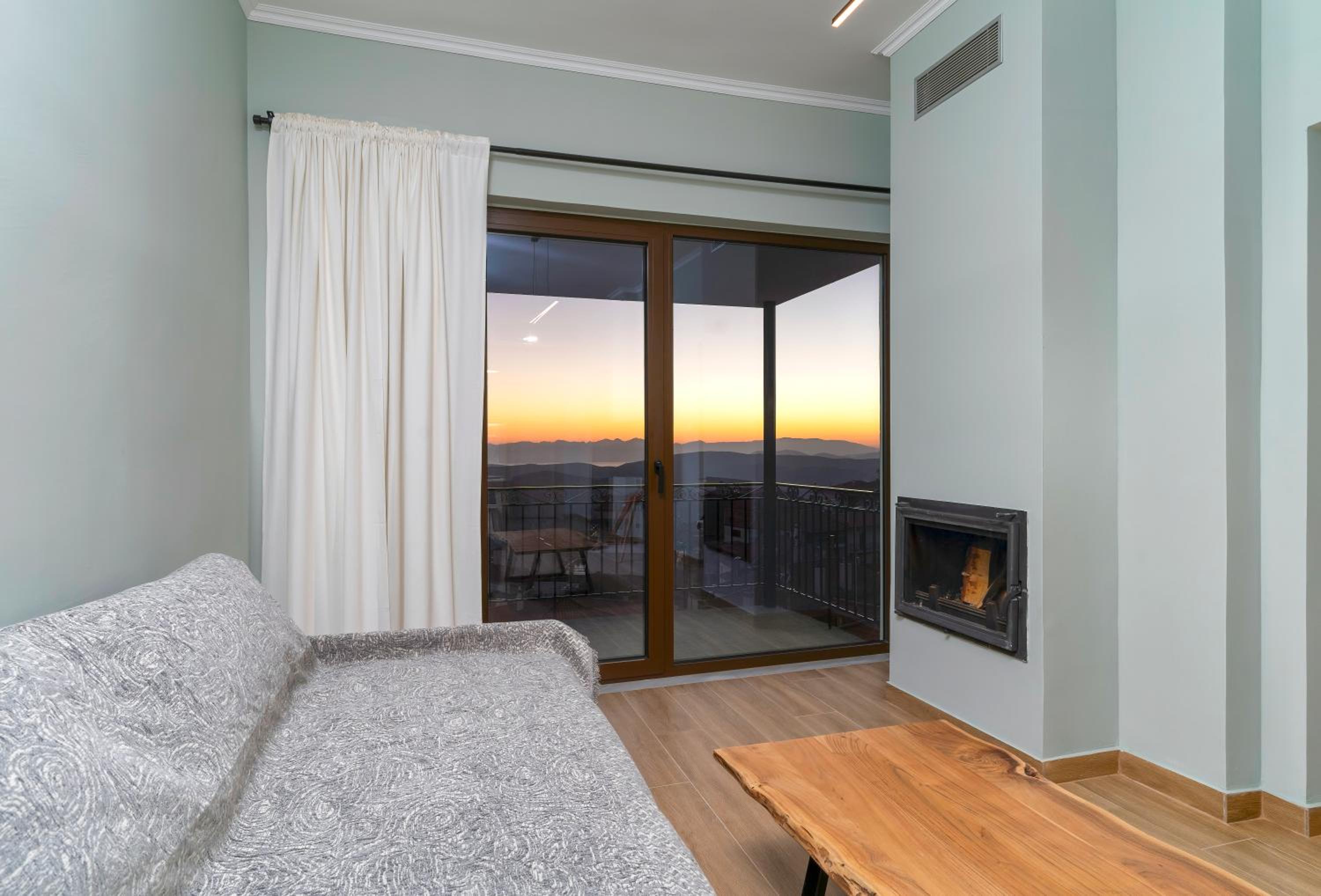 Arachova's Experience S2 photo 4