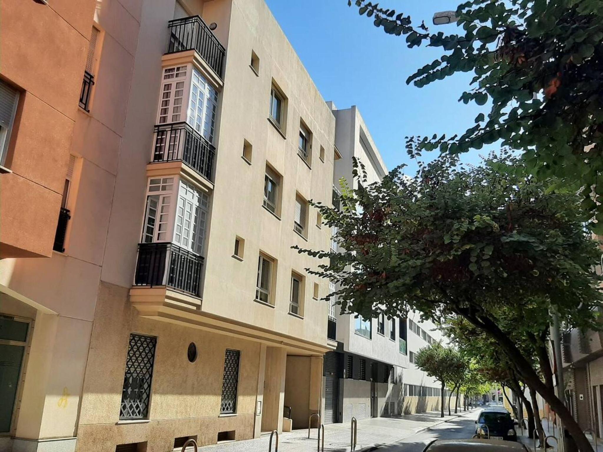 Charming apartment in Cádiz, 63 m² with welcoming terrace view 4