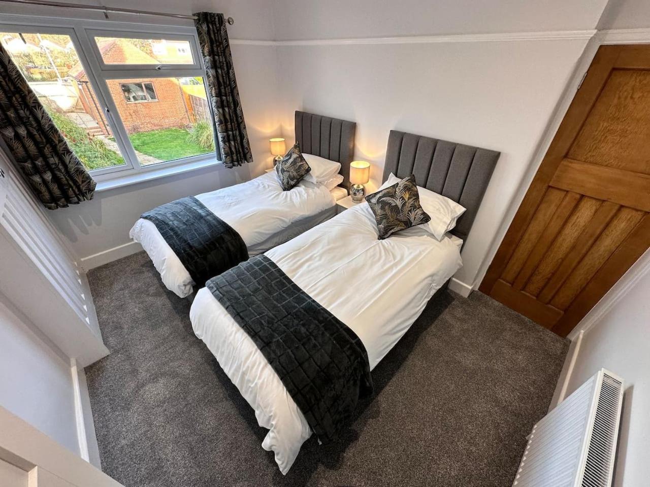 City centre home in Canterbury with free parking view 3