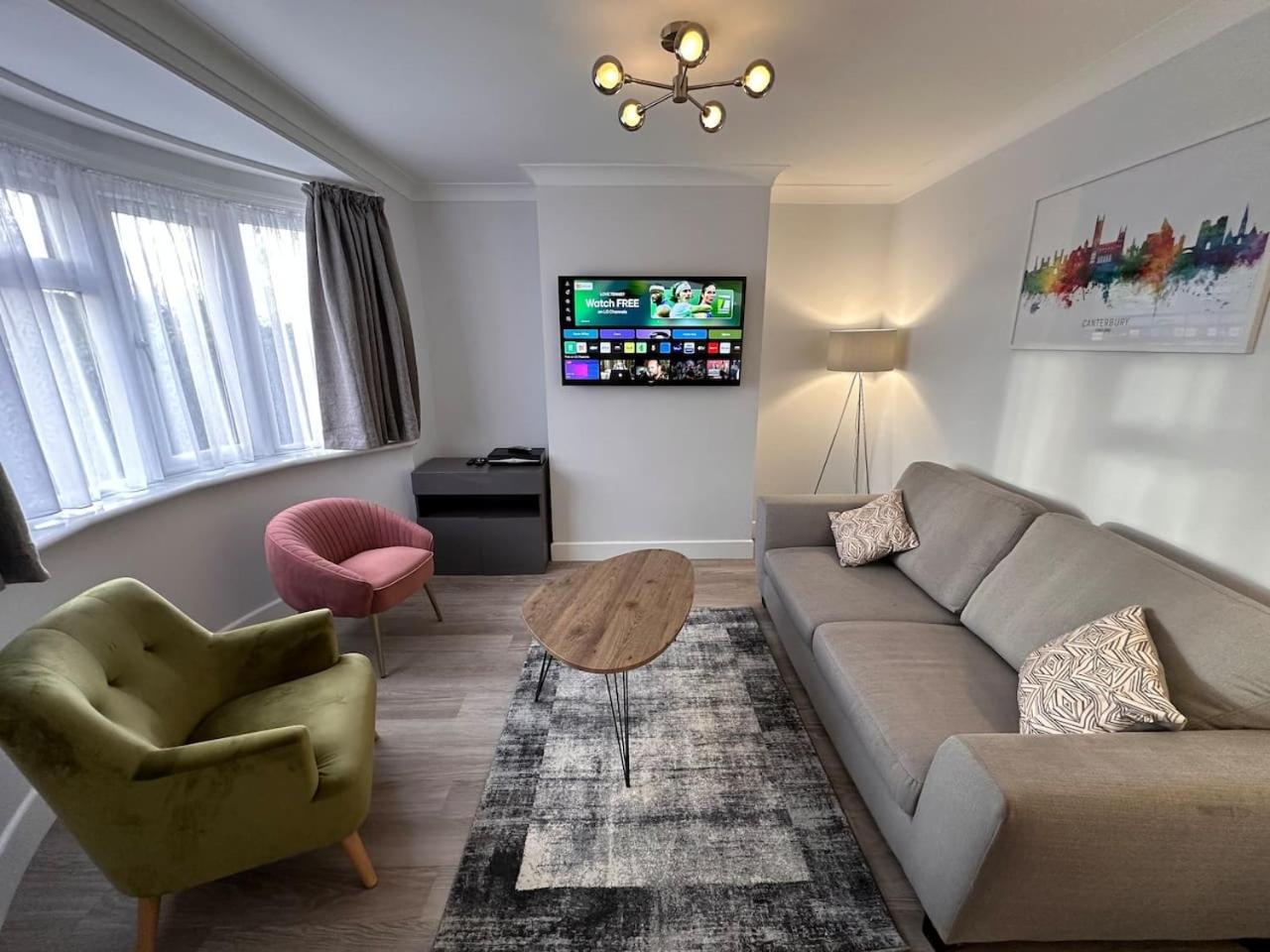 City centre home in Canterbury with free parking view 5
