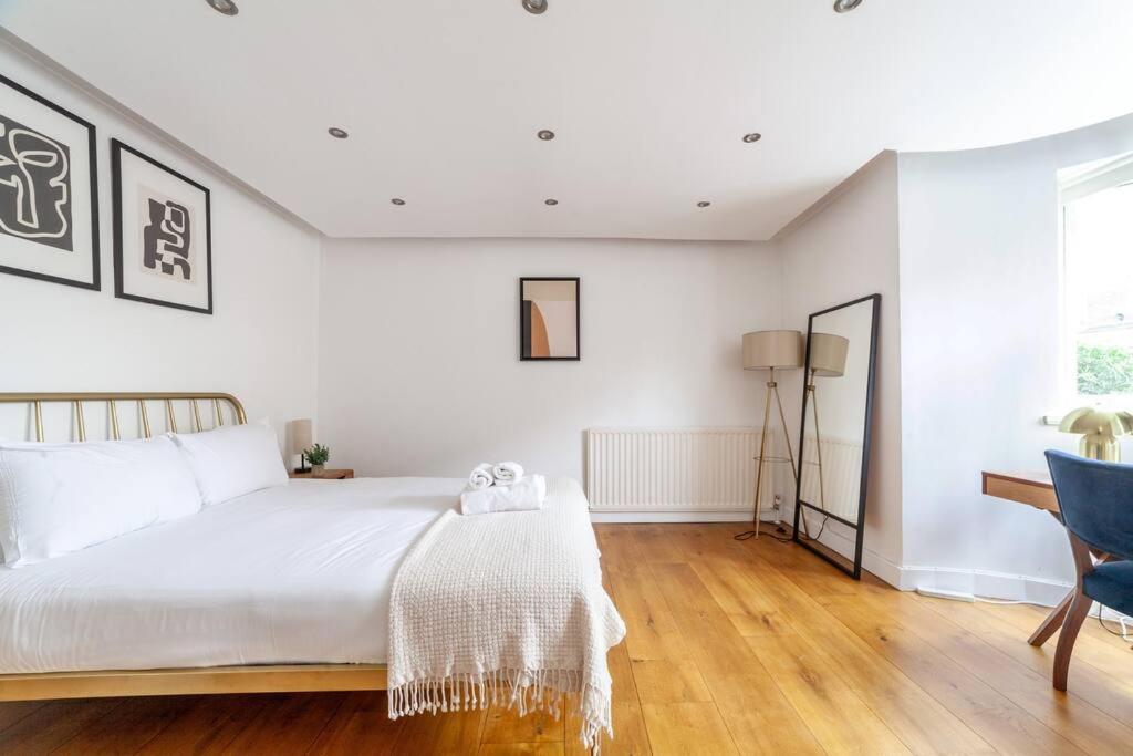 Stylish 3-bed near Camden Town & King's Cross
