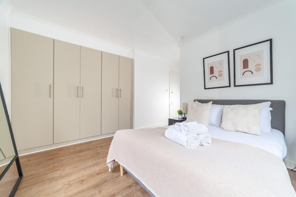 Stylish 3-bed near Camden Town & King's Cross