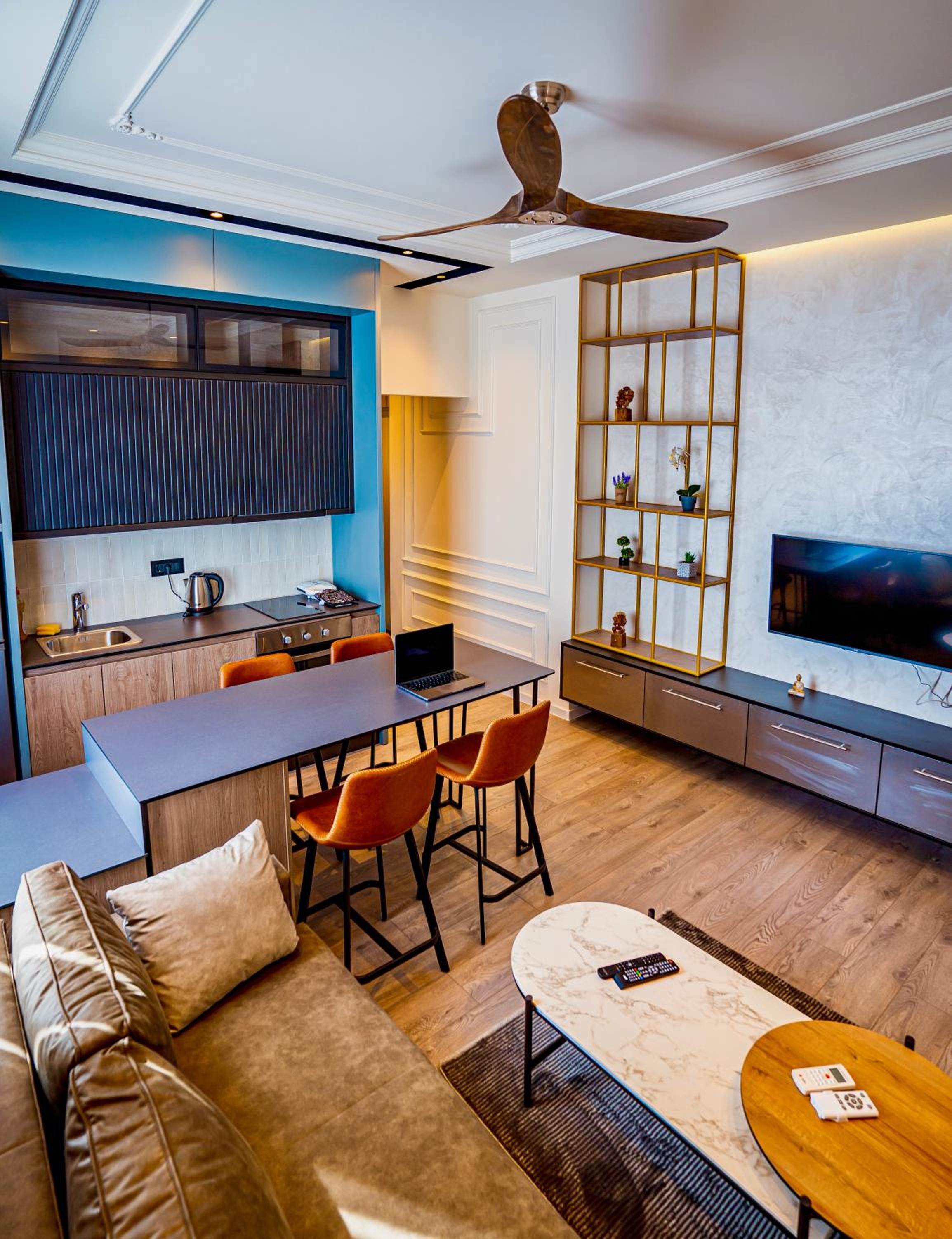 Miha Premium Apartment 2BR 50m from Main Square view 3