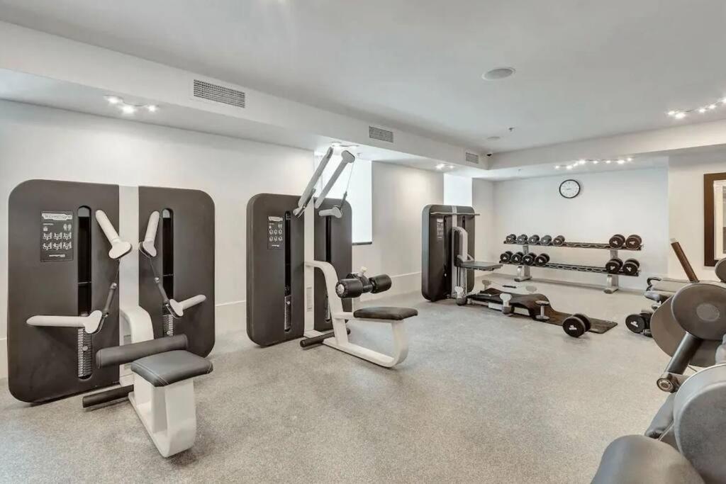 Brickell 31th Floor Sea View Free Parking by Palermo Home Miami