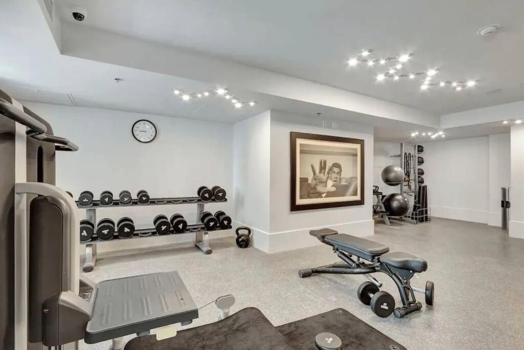 Brickell 31th Floor Sea View Free Parking by Palermo Home Miami