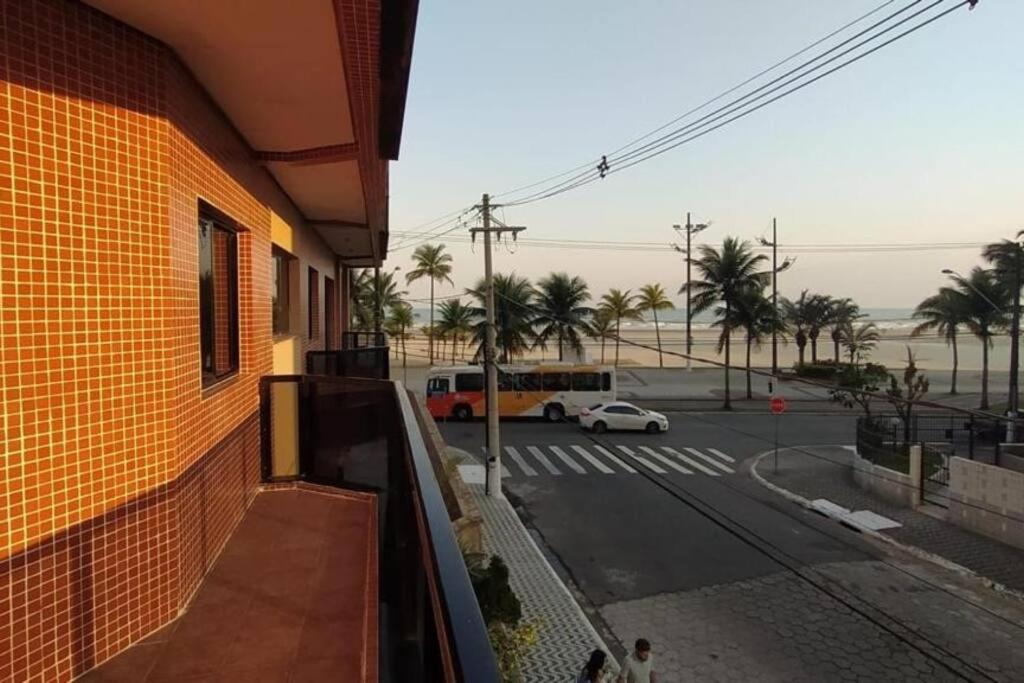 Apto Pé na Areia - Lazer Completo