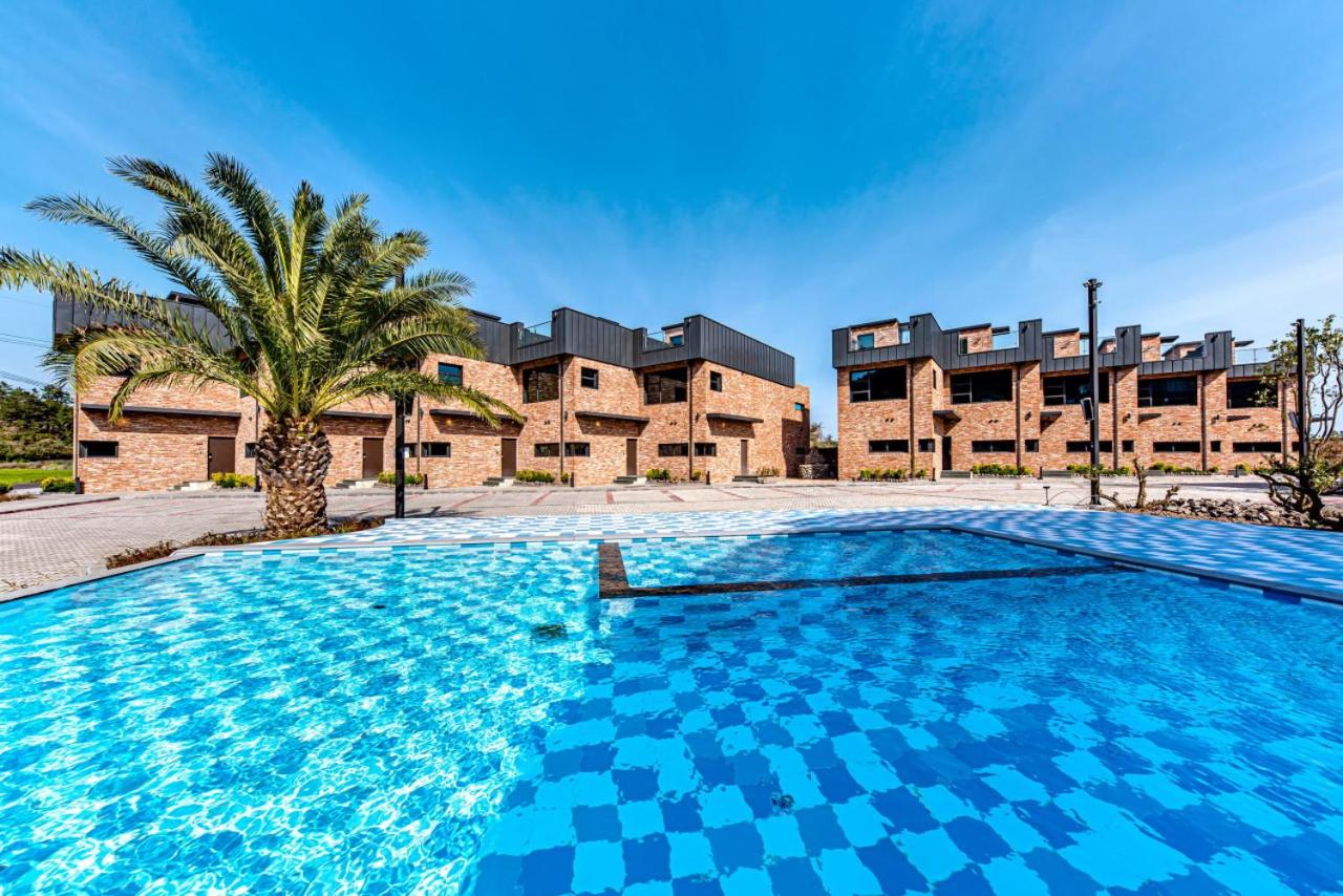 Ocean Brick Poolvilla