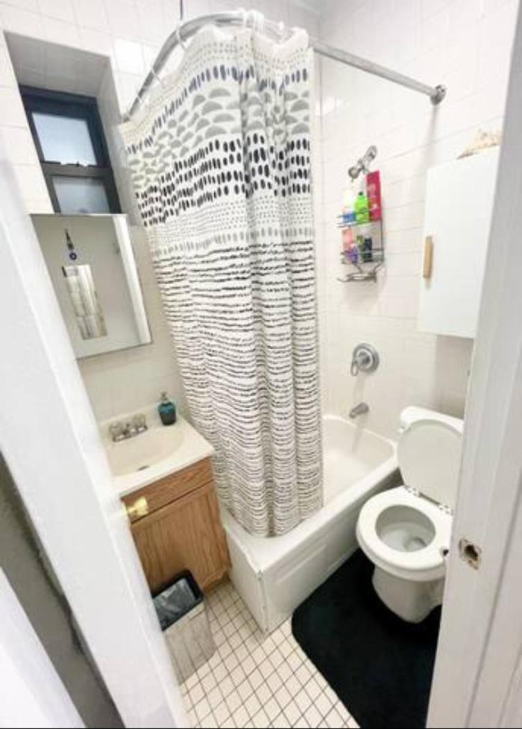 Charming One-Bedroom Apartment in South Chelsea