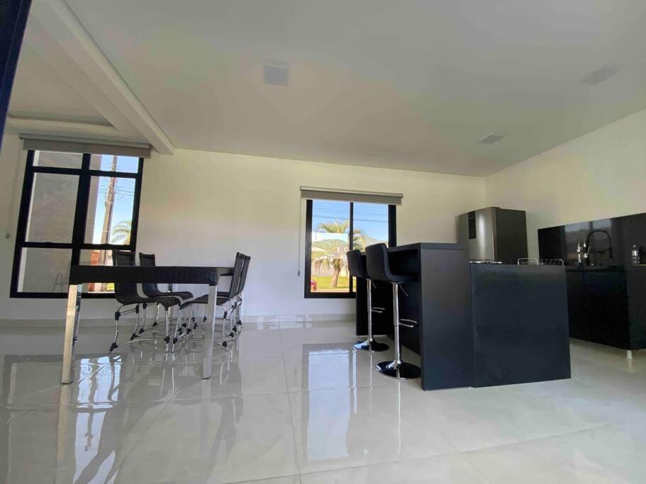 Casa Alto Padrão em condomínio fechado