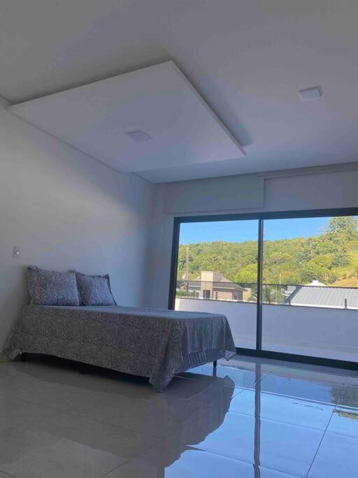 Casa Alto Padrão em condomínio fechado