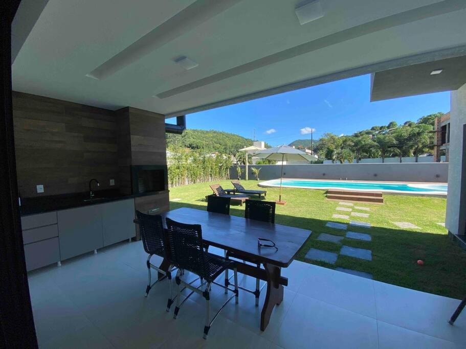Casa Alto Padrão em condomínio fechado