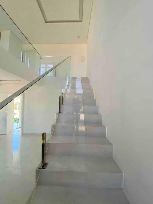 Casa Alto Padrão em condomínio fechado